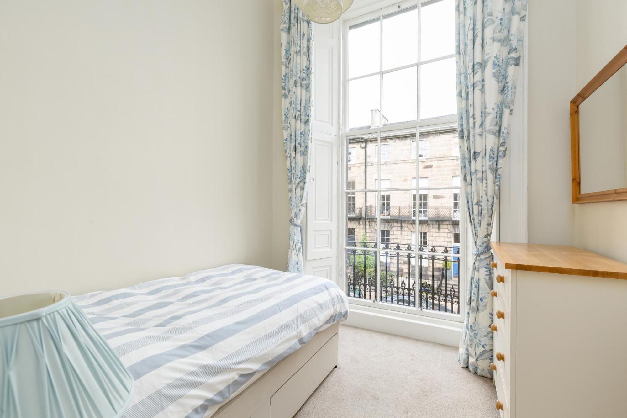 Light And Spacious 2 Bedroom Flat In Heart Of EDI Eksteriør billede