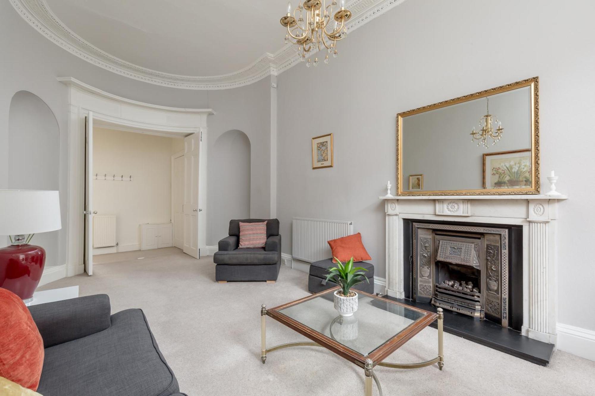 Light And Spacious 2 Bedroom Flat In Heart Of EDI Eksteriør billede