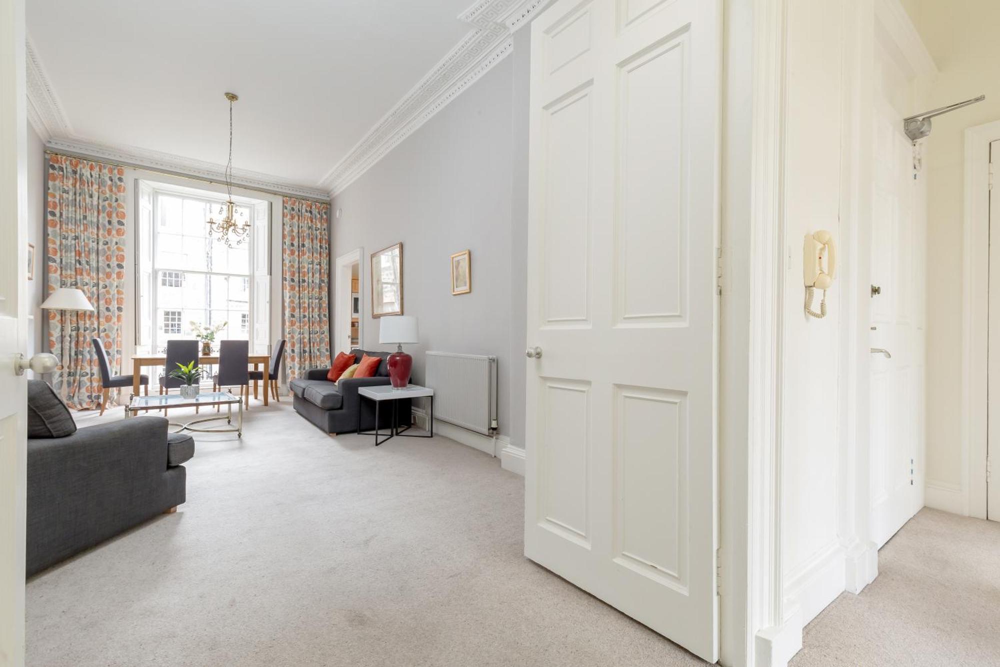 Light And Spacious 2 Bedroom Flat In Heart Of EDI Eksteriør billede