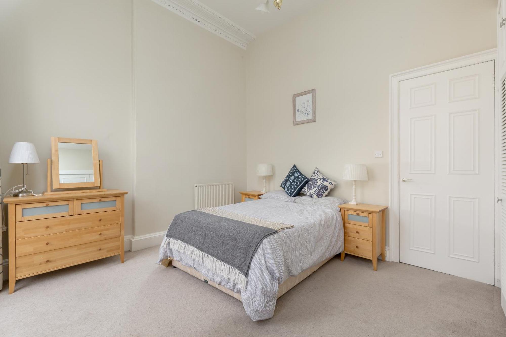 Light And Spacious 2 Bedroom Flat In Heart Of EDI Eksteriør billede