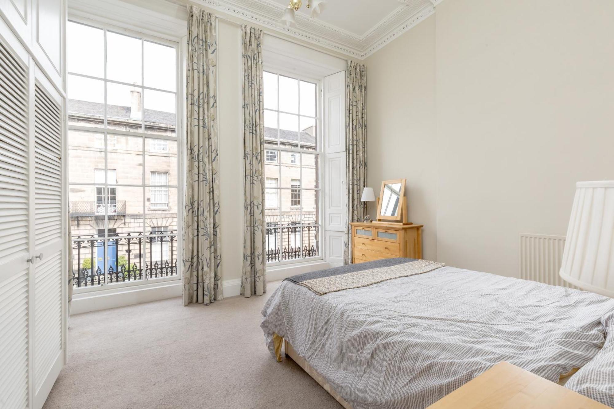 Light And Spacious 2 Bedroom Flat In Heart Of EDI Eksteriør billede